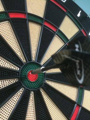 bullseye spieler dart regeln dartscheibe spiel sport